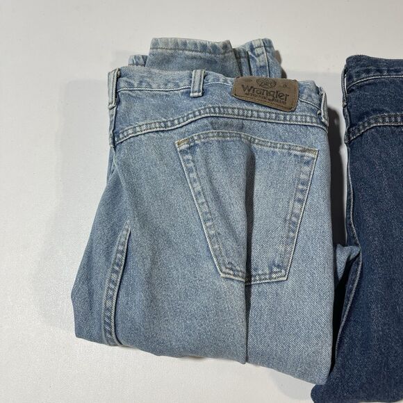 Lot of 2 Wrangler Jeans Mens 42x30 Relaxed Fit Blue Denim - Picture 3 of 9
